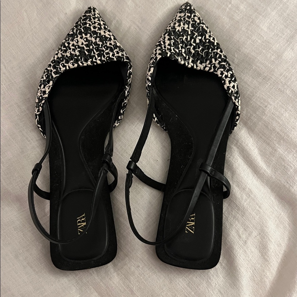 Lightly Uses Zara Black and White Patterned Flats